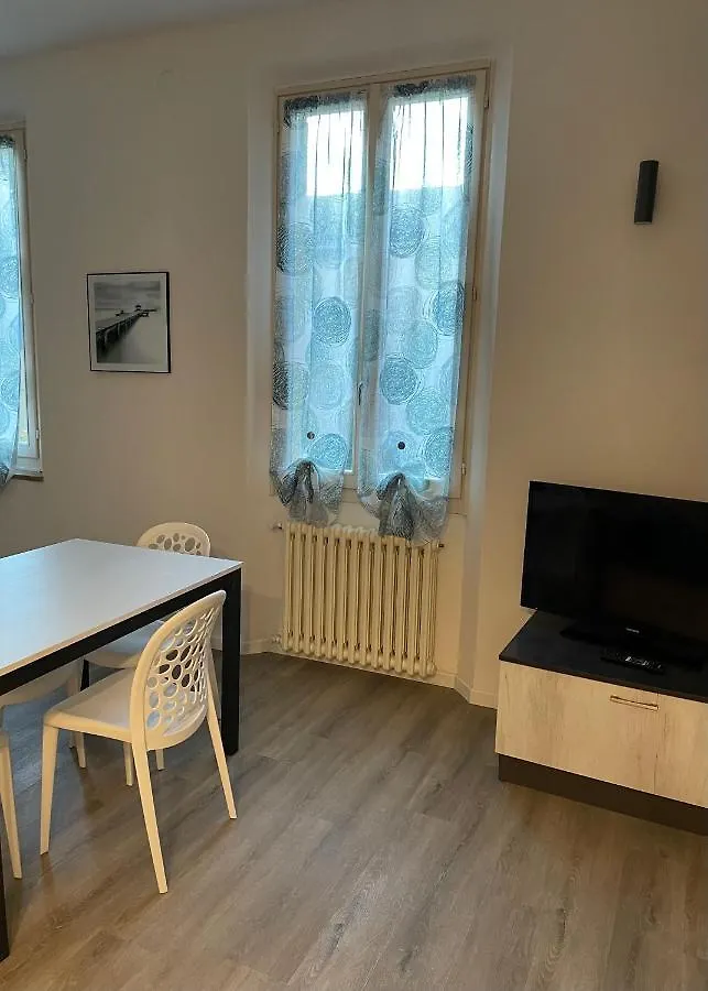 レッジョ・エミリアUn Balcone Sul Centro Storicoアパートメント レッジョ・エミリア